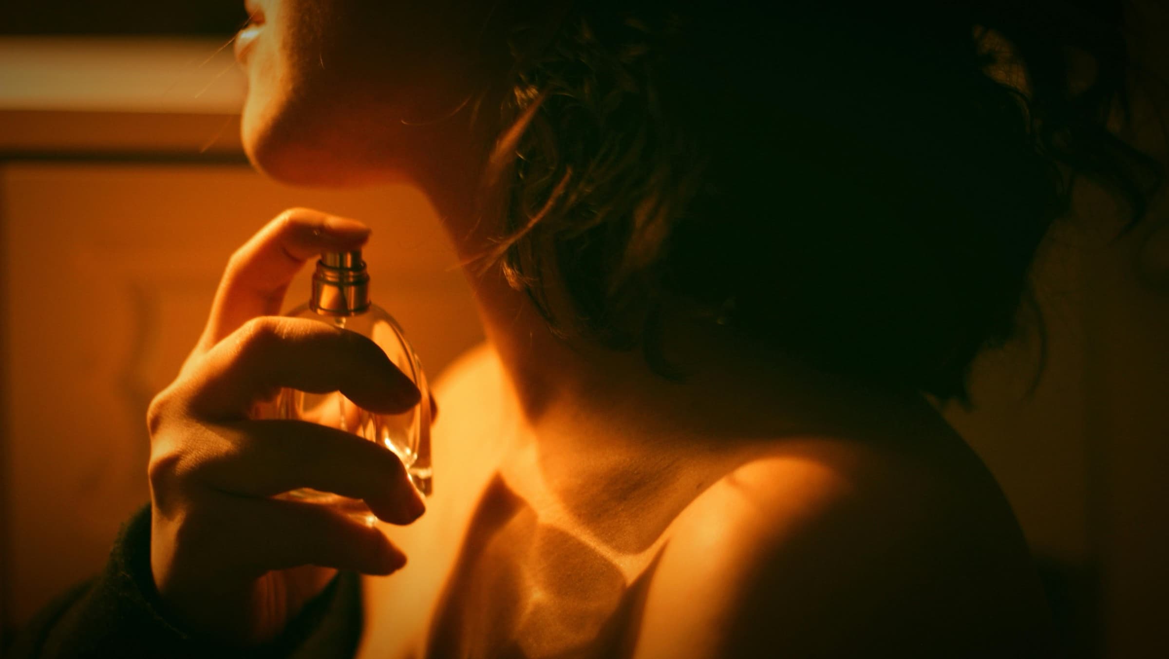Perfumy z feromonami - moment aplikacji zapachu